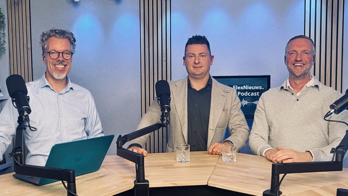 Tamar de Block en Jeroen Drenth van Eastmen in gesprek met Wim Davidse (FlexNieuws)